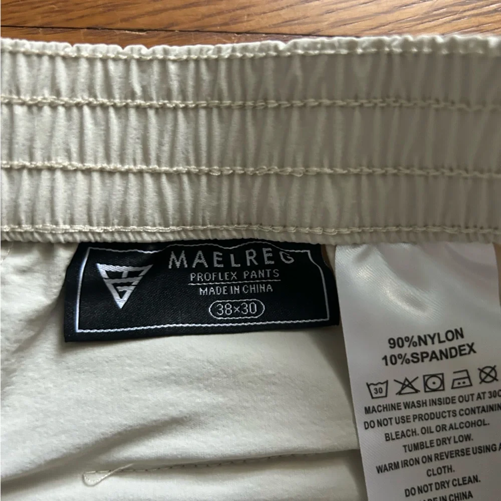 Stylish Men's Khaki Chinos